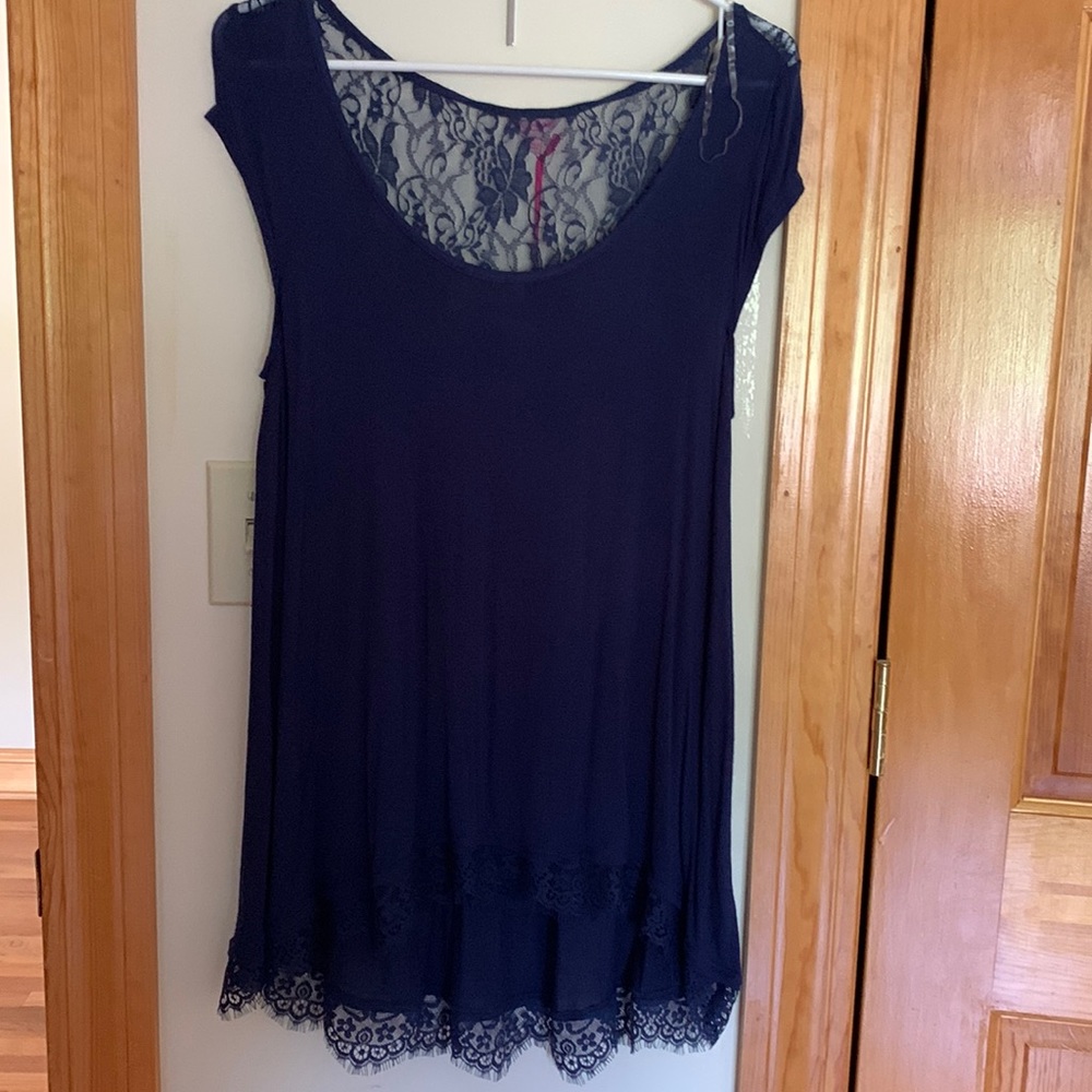 Woman’s top size large